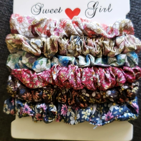 Hair bands - Picture 2 of 3